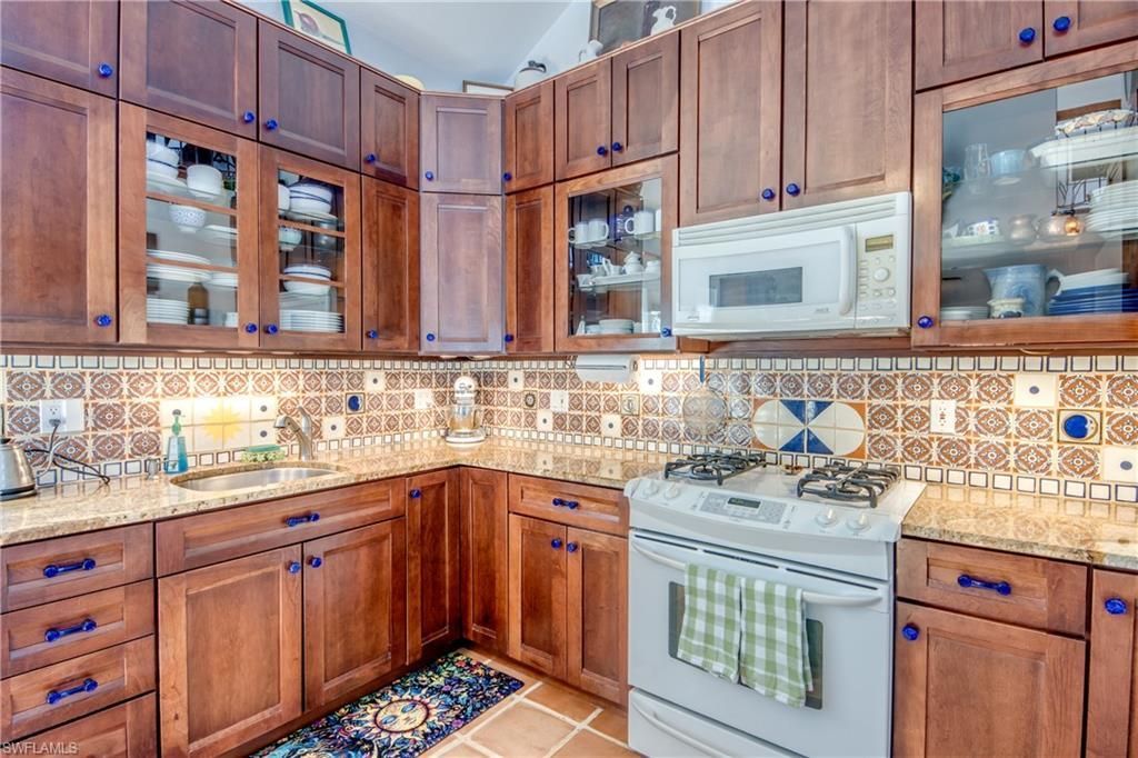 2702 Bruce St , Matlacha, FL 33993 Photo