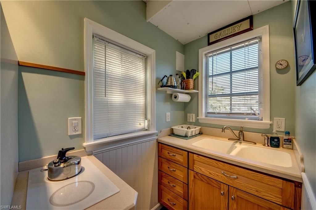 2702 Bruce St , Matlacha, FL 33993 Photo