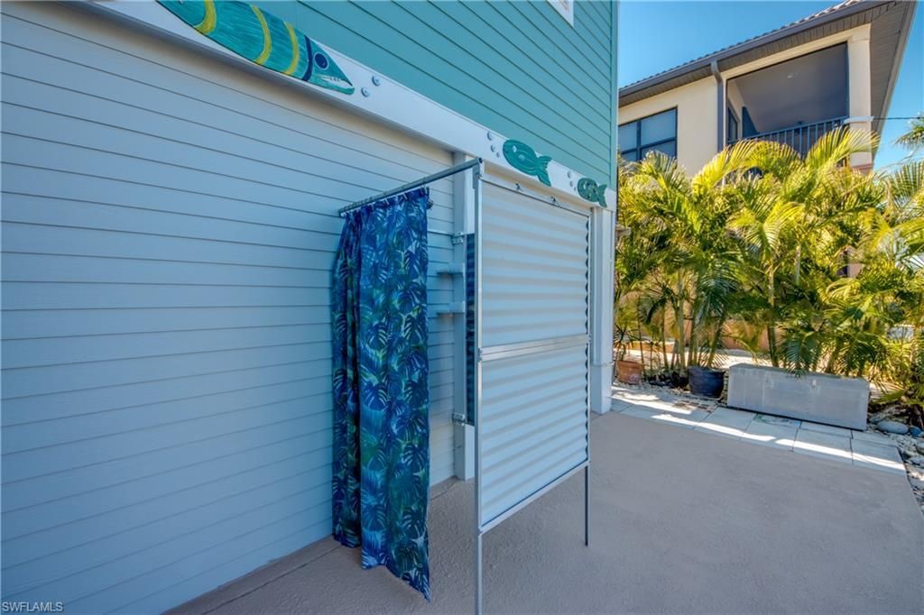 2702 Bruce St , Matlacha, FL 33993 Photo