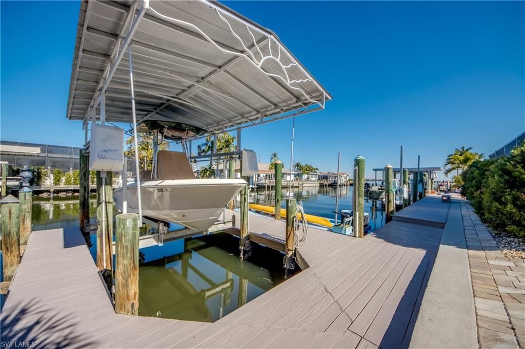 2702 Bruce St , Matlacha, FL 33993 Photo