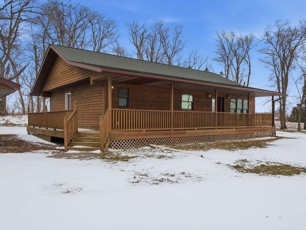 10055 460th Street, Wanamingo, MN 55983