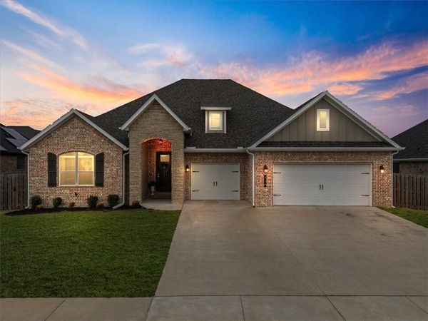 916 Budrio Avenue, Tontitown, AR 72762