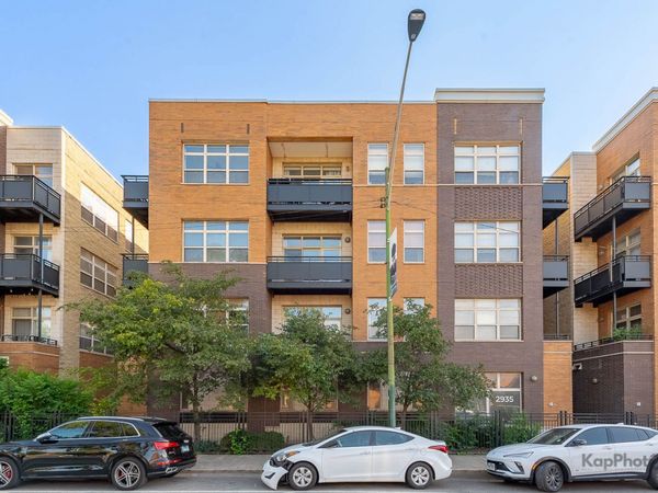 2935 N Clybourn Avenue , Unit 301, Chicago, IL 60618