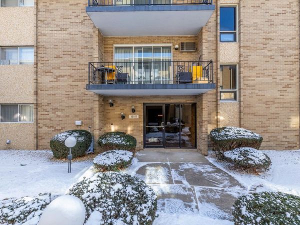 10117 S Cicero Avenue , Unit 206, Oak Lawn, IL 60453