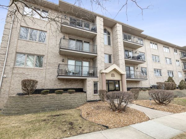 10404 S Keating Avenue , Unit 2B, Oak Lawn, IL 60453