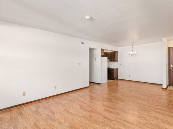 7815 Douglas Avenue, Unit 108, Urbandale, IA 50322