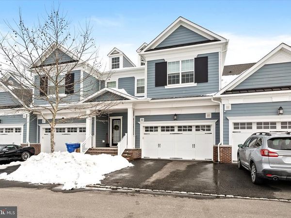 11 HAMILTON DRIVE, CRANBURY, NJ 08512