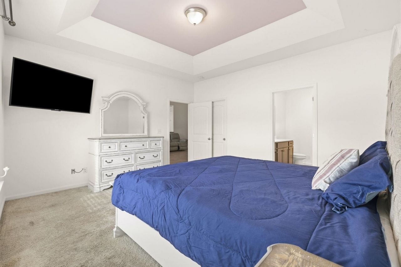 608 Chiswick Dr. Photo 24