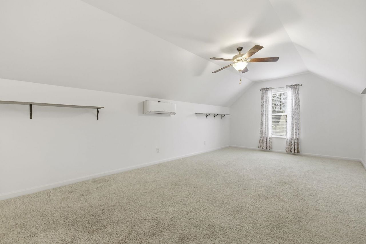 608 Chiswick Dr. Photo 30