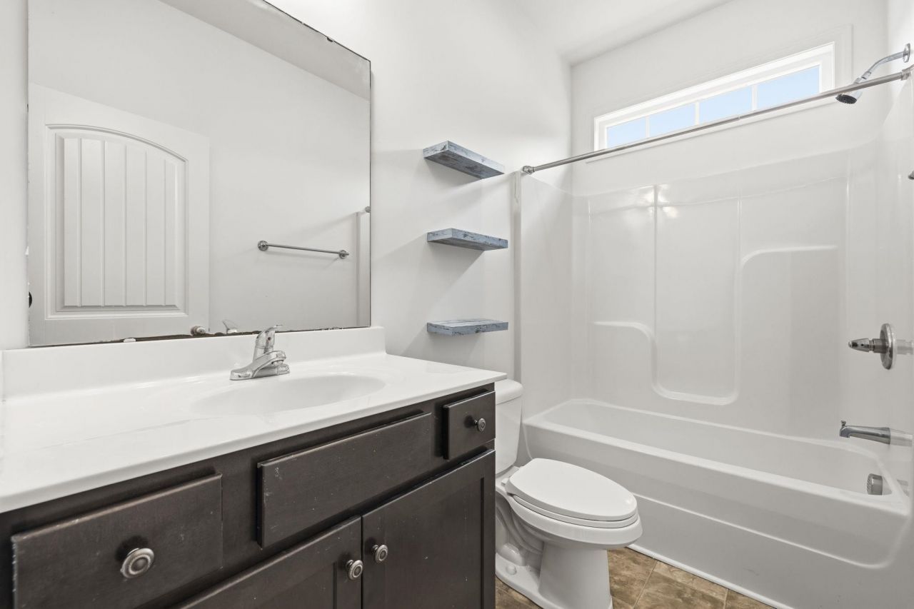 608 Chiswick Dr. Photo 33