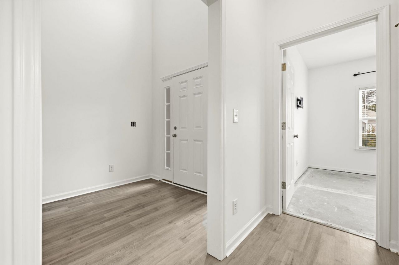 608 Chiswick Dr. Photo 36