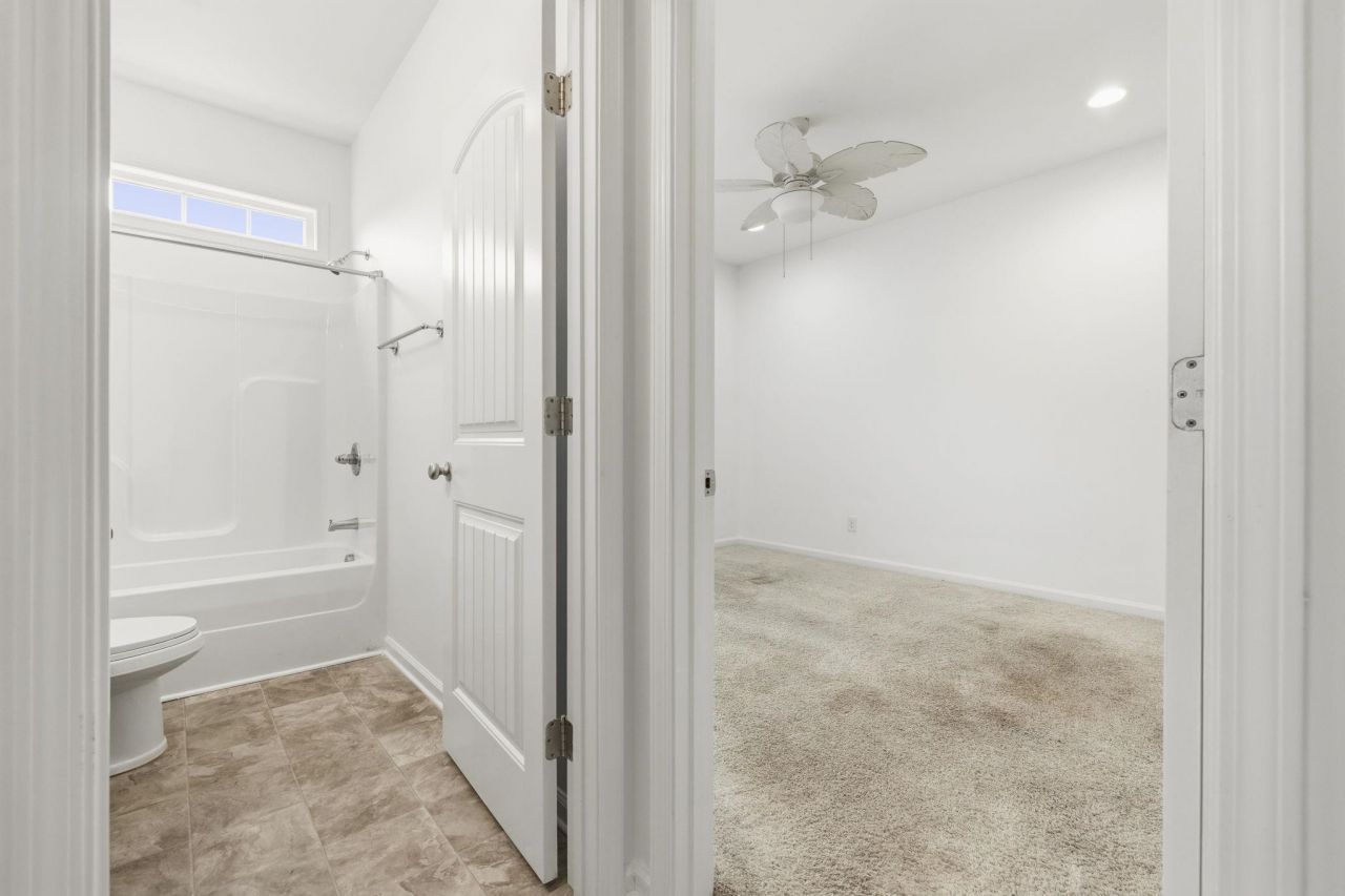 608 Chiswick Dr. Photo 37