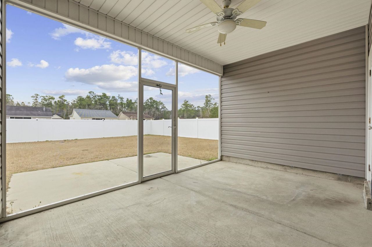 608 Chiswick Dr. Photo 40