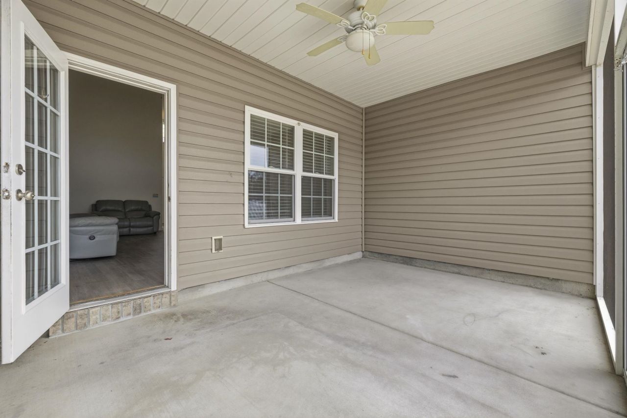 608 Chiswick Dr. Photo 41