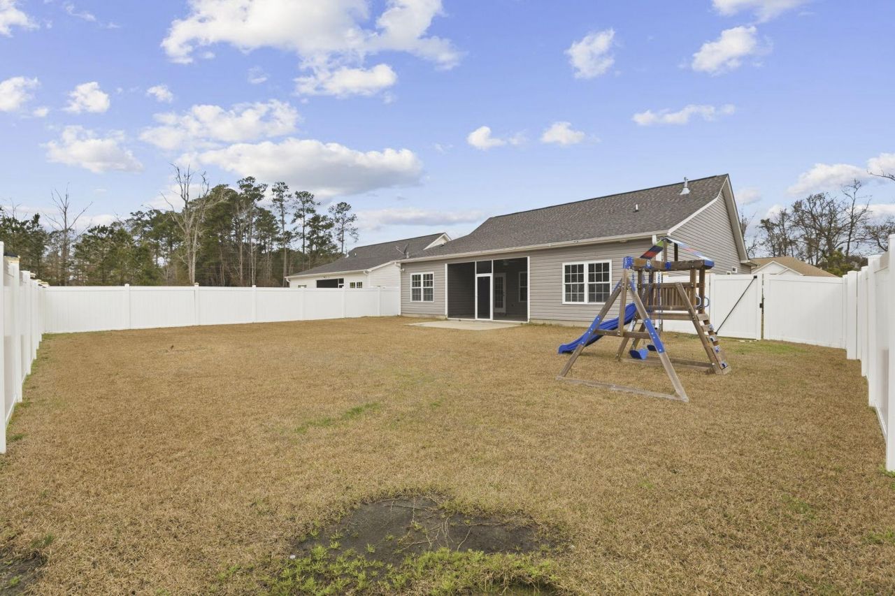 608 Chiswick Dr. Photo 43