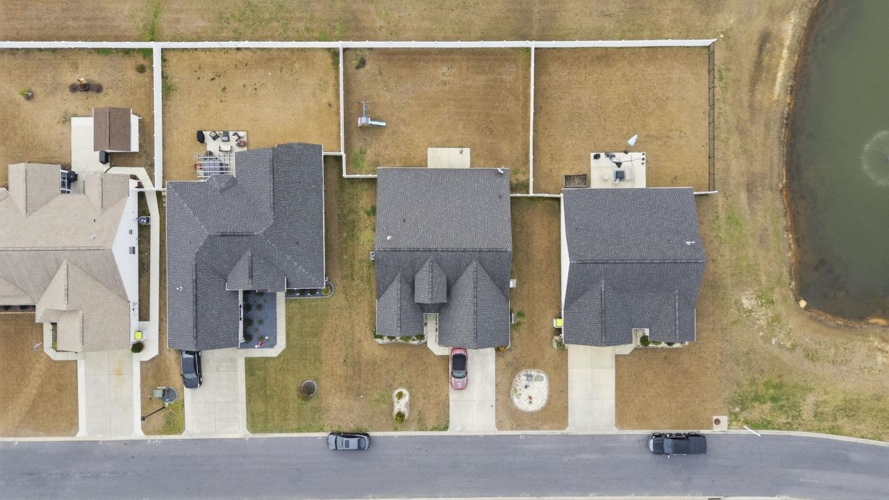 608 Chiswick Dr. Photo 44