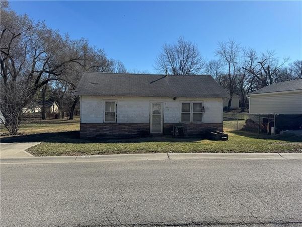 104 S Race Street, Spring Hill, KS 66083
