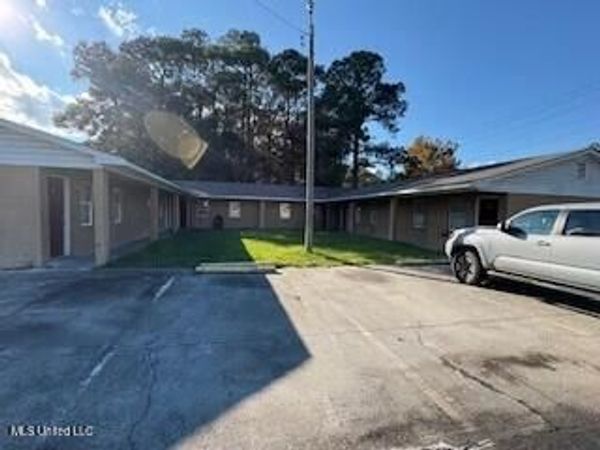 6525 Jasmine Street, Moss Point, MS 39563