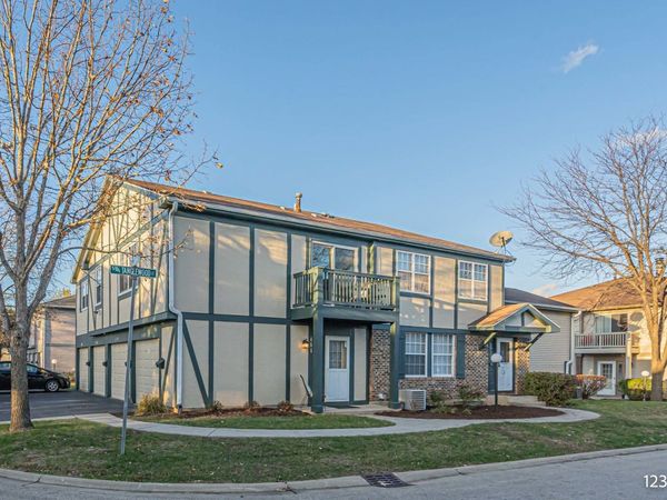 111 Brookwood Court , Unit 111, Vernon Hills, IL 60061