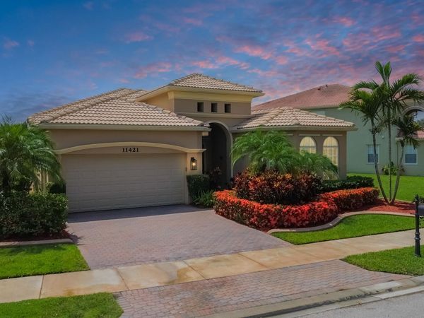 11421 SW Kingslake Circle, Port Saint Lucie, FL 34987