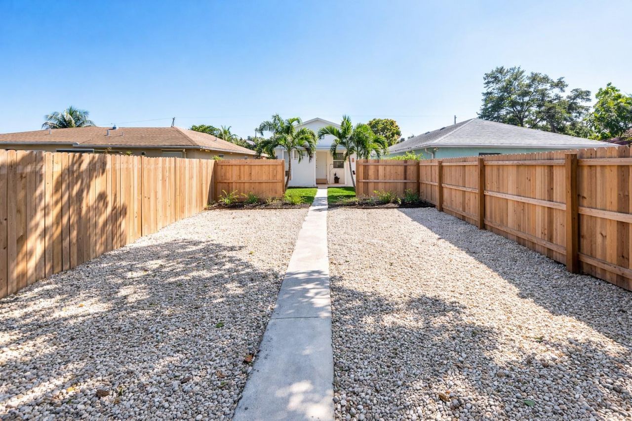 411 S E Street, Lake Worth Beach, FL 33460 Photo