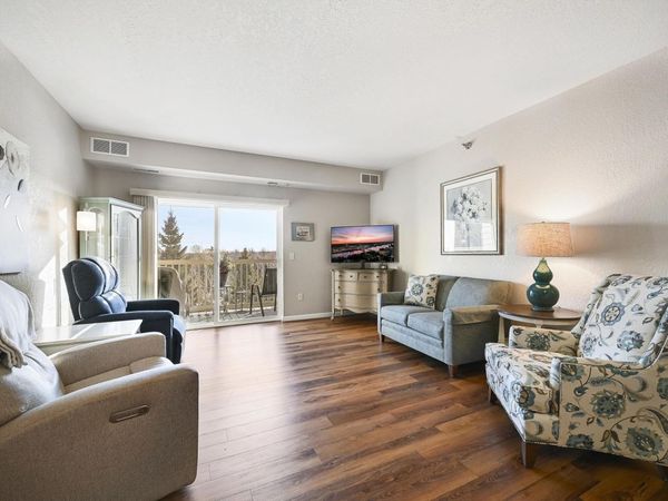 1331 Lake Drive W, Unit A213, Chanhassen, MN 55317