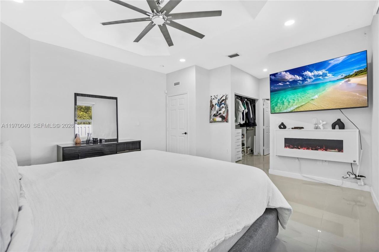 2132 NE 38th Rd , Homestead, FL 33033 Photo