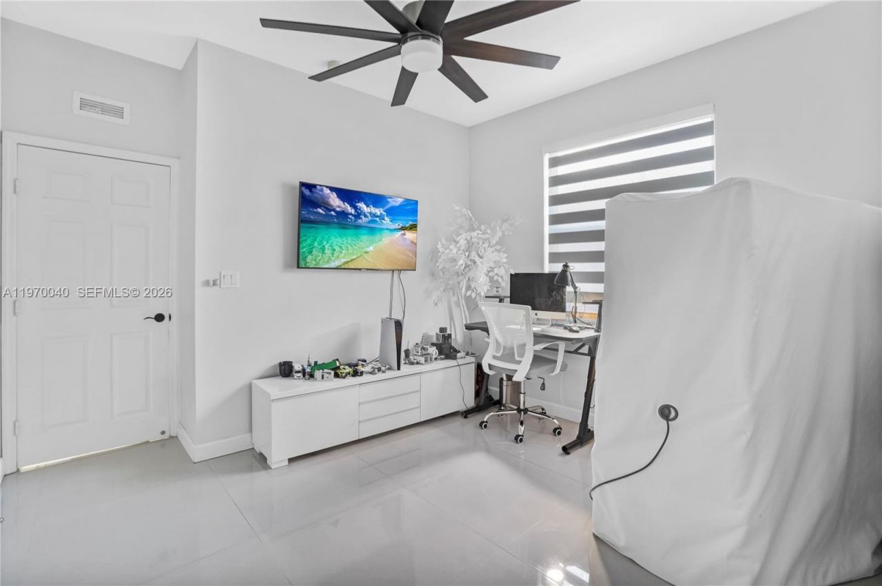 2132 NE 38th Rd , Homestead, FL 33033 Photo