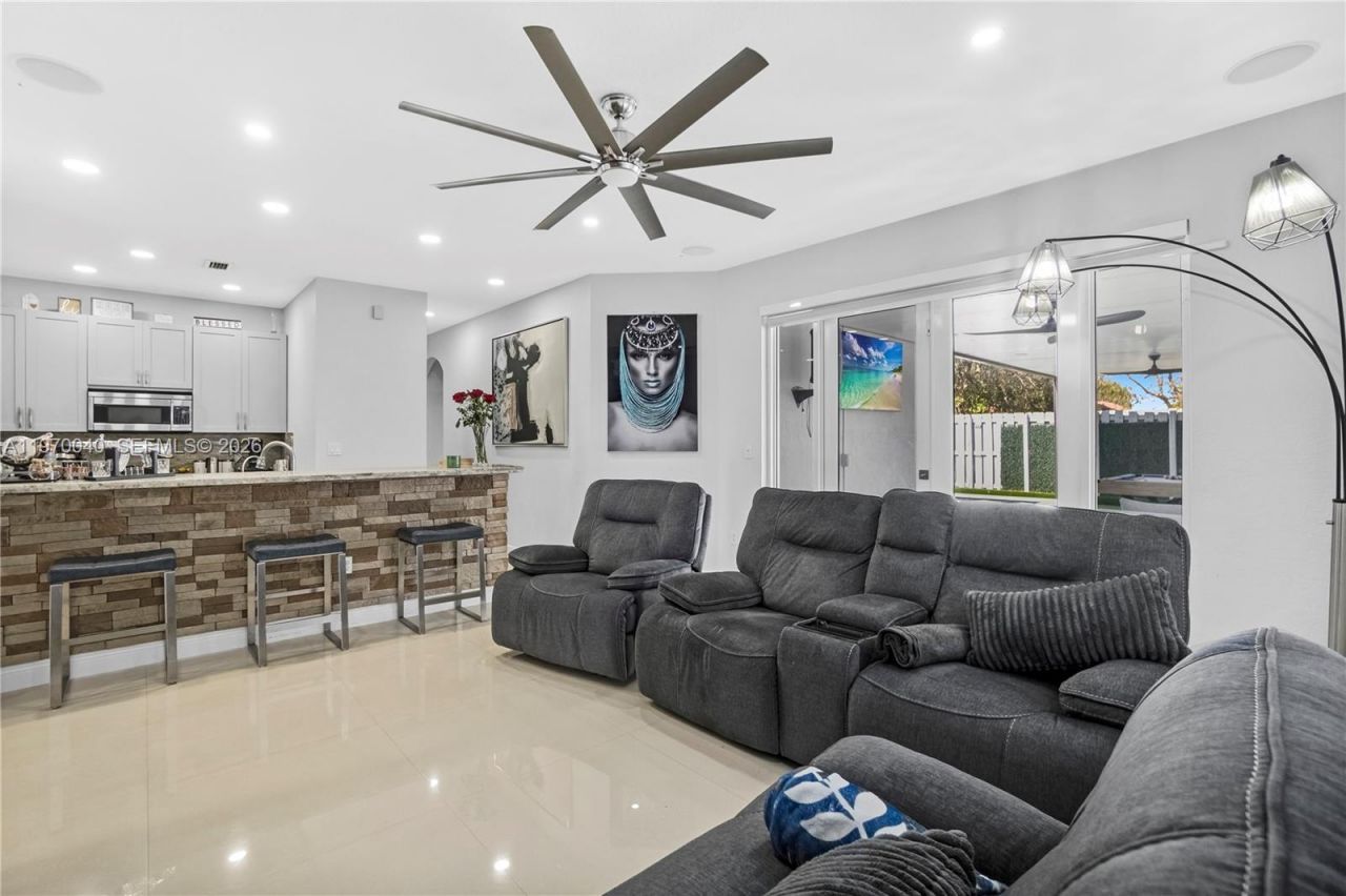 2132 NE 38th Rd , Homestead, FL 33033 Photo