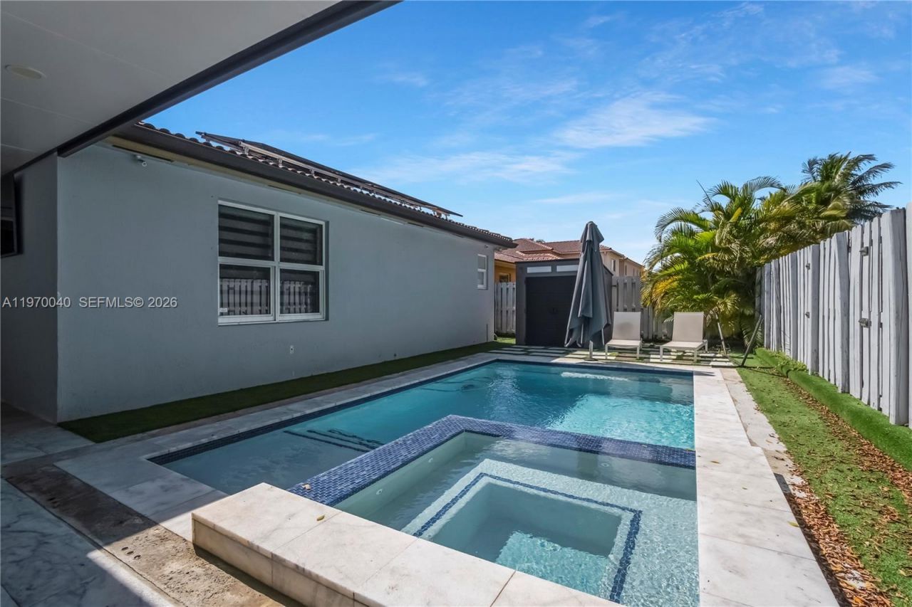 2132 NE 38th Rd , Homestead, FL 33033 Photo