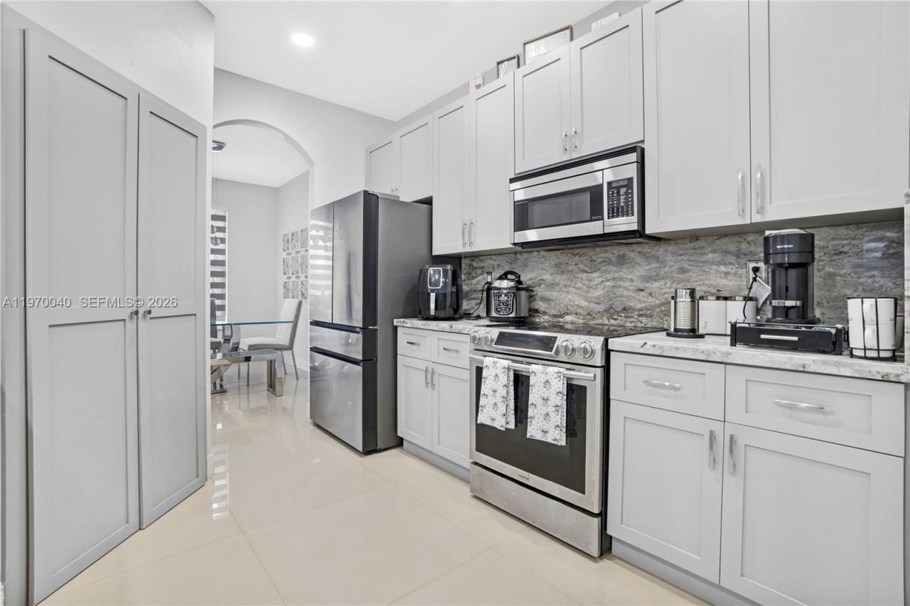 2132 NE 38th Rd , Homestead, FL 33033 Photo