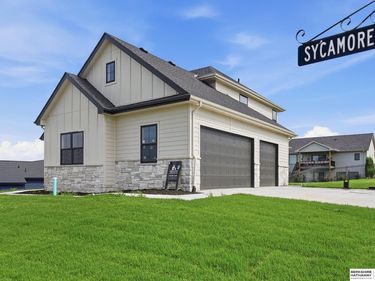 19031 Sycamore Drive, Gretna, NE 68028