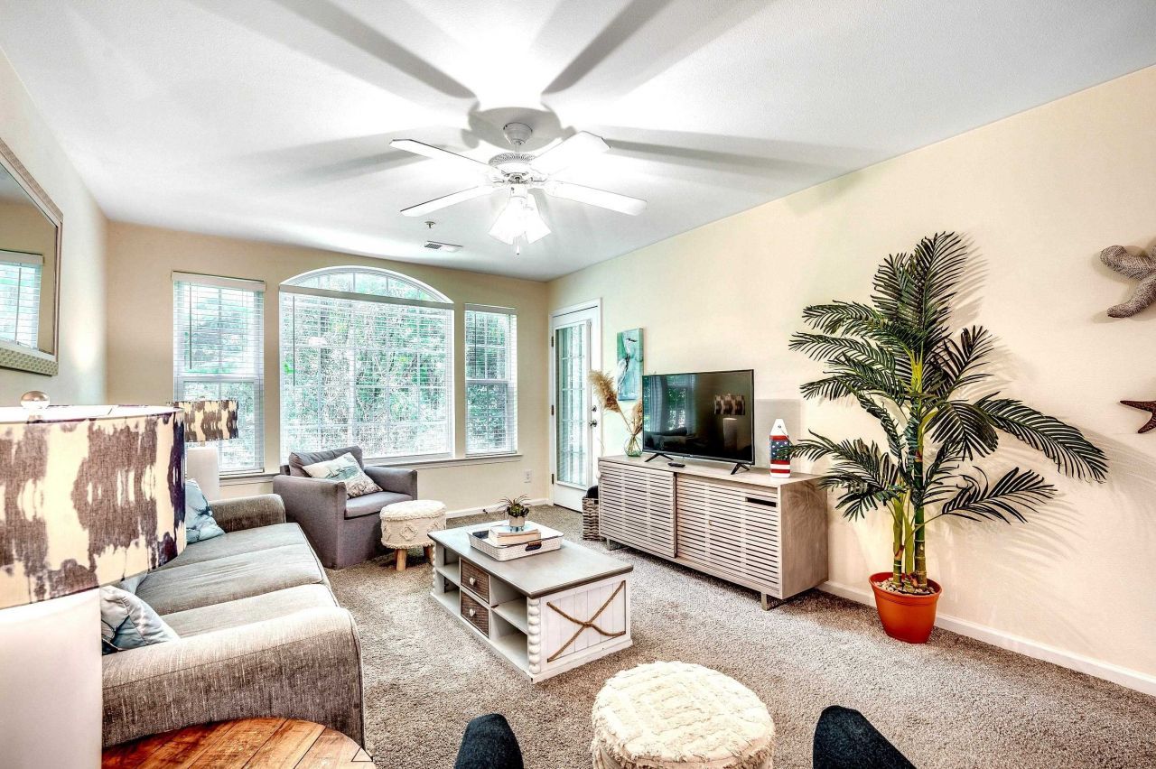 1135 Blue Stem Dr.  Photo 6