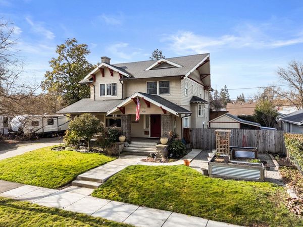 610 S Holly Street, Medford, OR 97501