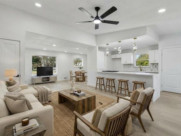 6858 Freemont Street , Dallas, TX 75231