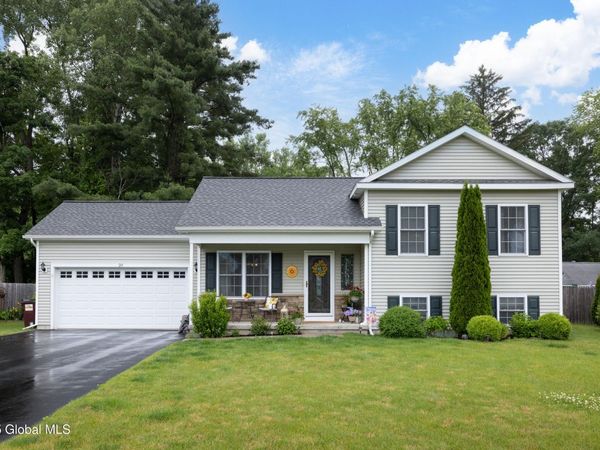 20 Quarry Circle Way, Kingsbury, NY 12839