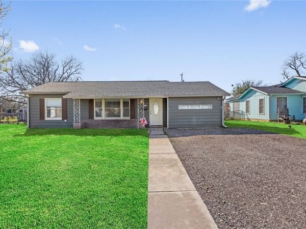 420 Wallace Street , Seguin, TX 78155