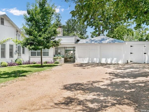 508 N Orange St, Fredericksburg, TX 78624