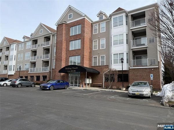 281 Cory Lane, ELMWOOD PARK, NJ 07407