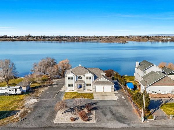 4114 Shorecrest Drive NE, Moses Lake, WA 98837
