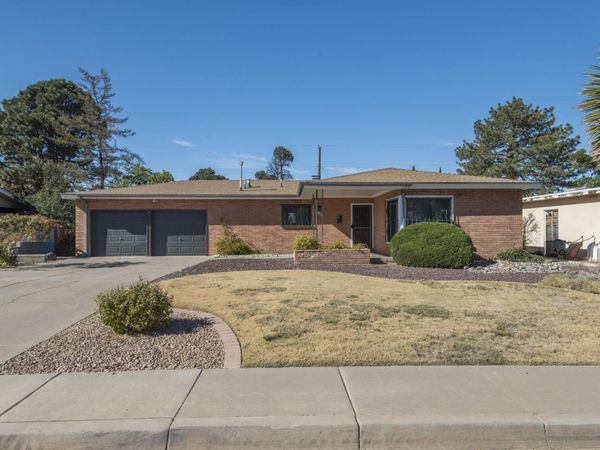 1109 Espanola Street NE, Albuquerque, NM 87110
