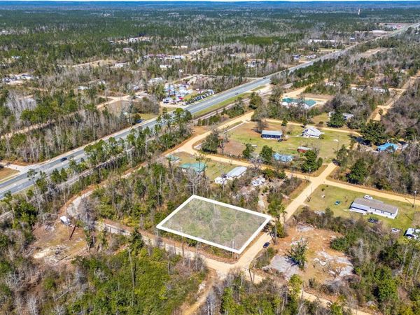 12207 1st Street , Fountain, FL 32438