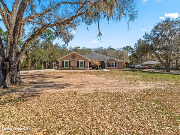 1695 Arch Road , Mims, FL 32754