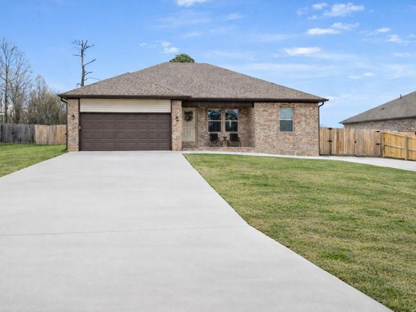 606 Macy Ln, Beebe, AR 72012