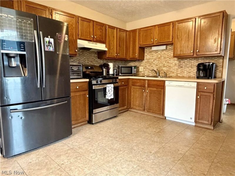 1268 Oxford Drive, Madison, OH 44057 Photo 6