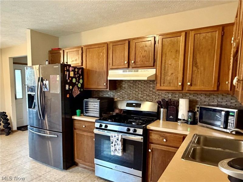 1268 Oxford Drive, Madison, OH 44057 Photo 8