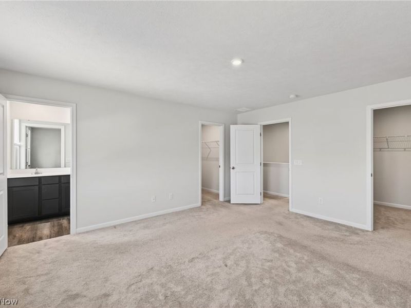 2457 Bishop Oval, Barberton, OH 44203 Photo 14