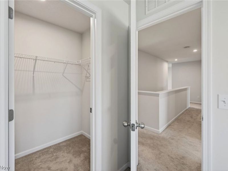 2457 Bishop Oval, Barberton, OH 44203 Photo 24