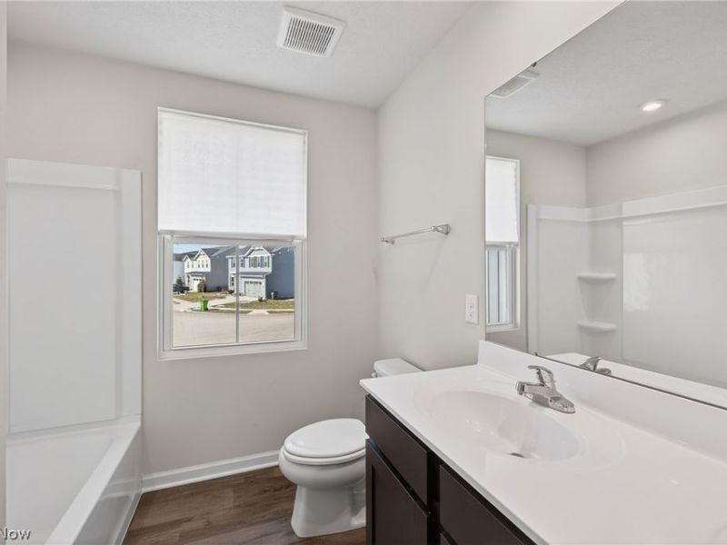 2457 Bishop Oval, Barberton, OH 44203 Photo 25