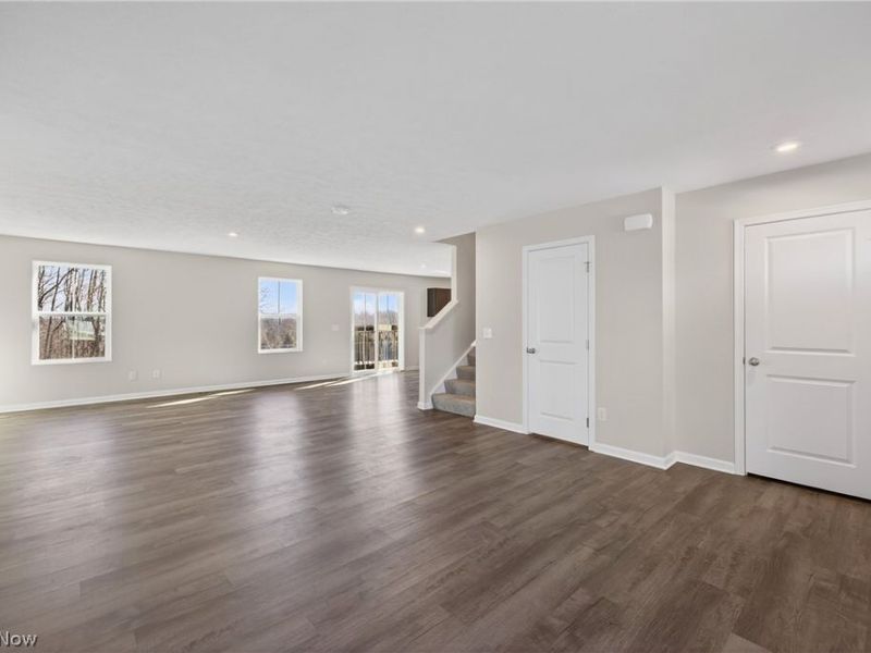 2457 Bishop Oval, Barberton, OH 44203 Photo 3